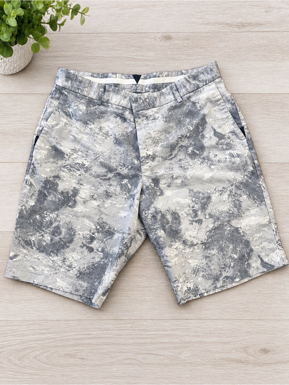 Nike Golf Modern Fit Dri-FIT Camo Shorts Grey White Men's - Missing Button